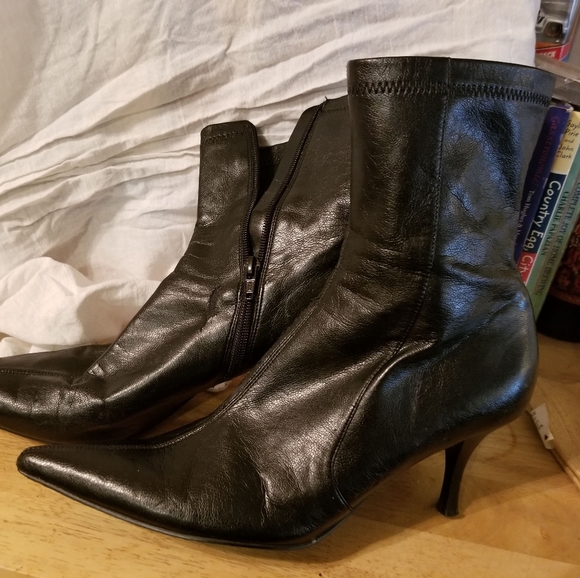 Ellie Shoes Hazel Wicked Witch Halloween Costume Ankle Boots  Wicked, witchy, pointy toe boots